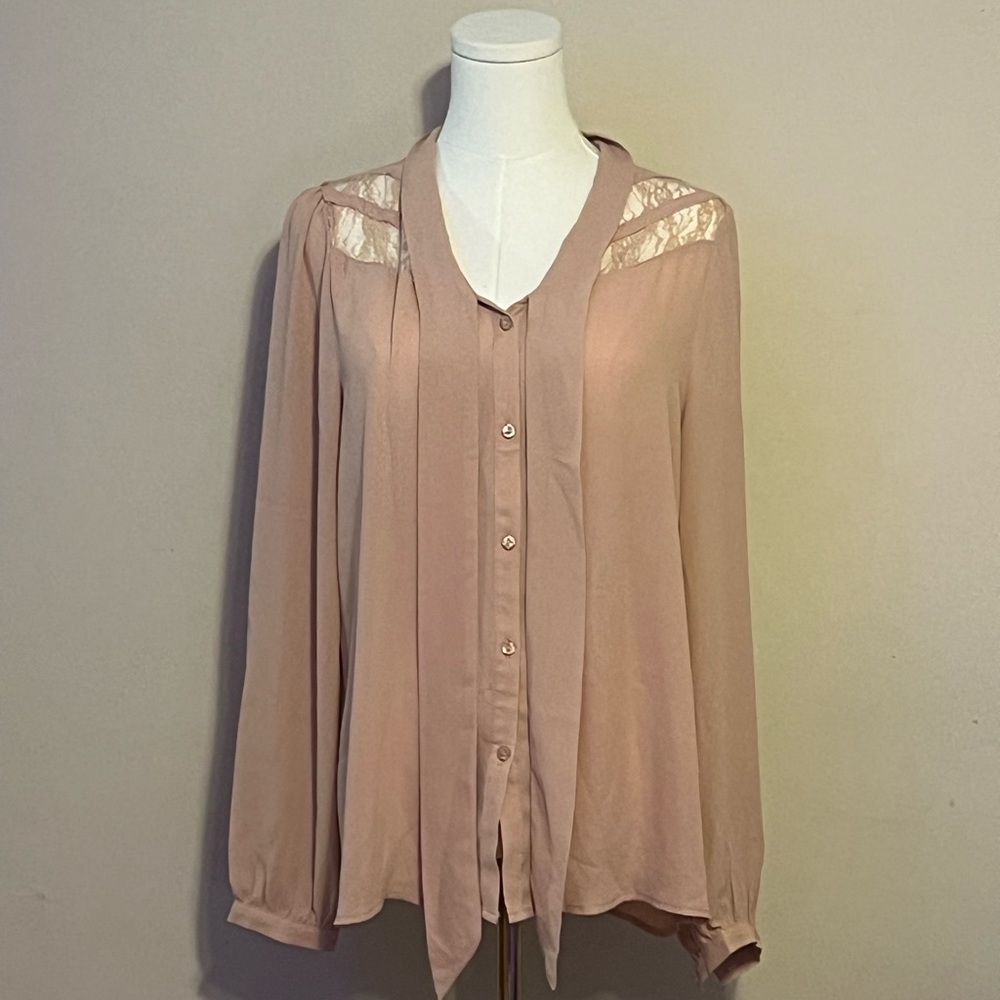 Forever 21 Soft Pink Lace Detail Blouse